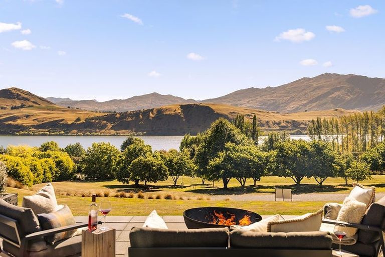Photo of property in 16 Hayes View Lane, Lake Hayes, Queenstown, 9371