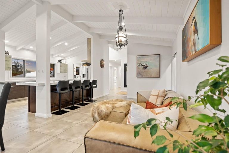 Photo of property in 145 Hanham Road, Kumeu, 0891