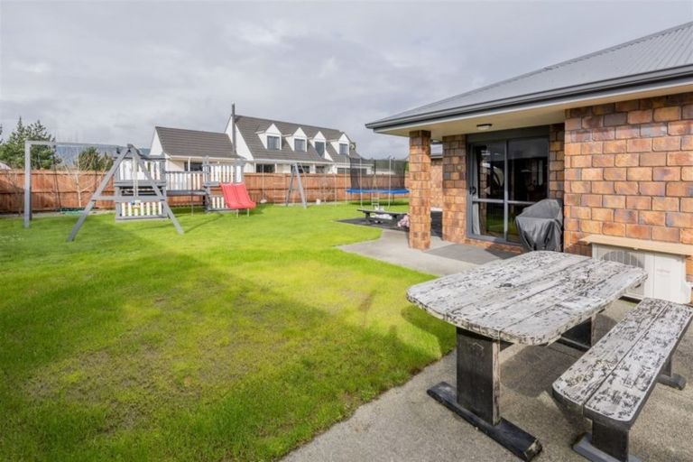 Photo of property in 16 Okarito Avenue, Levin, 5510