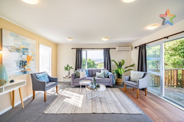 Photo of property in 29 Oakleigh Street, Maungaraki, Lower Hutt, 5010