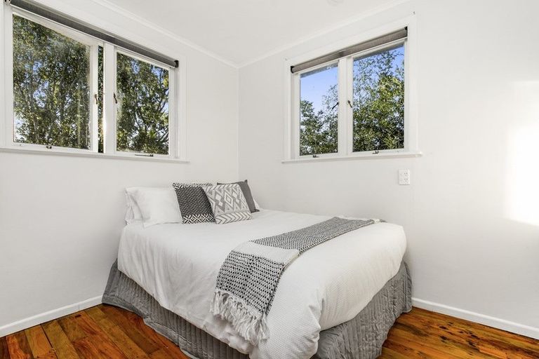 Photo of property in 90 Kelman Road, Kelston, Auckland, 0602