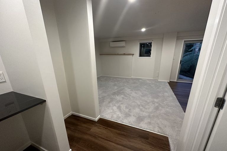 Photo of property in 77e Colwill Road, Massey, Auckland, 0614