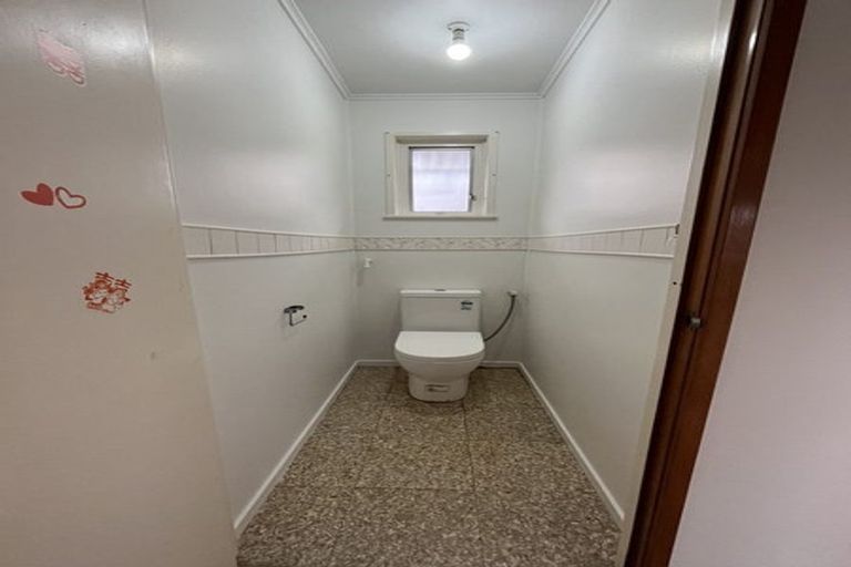 Photo of property in 32 Powrie Street, Glenfield, Auckland, 0629