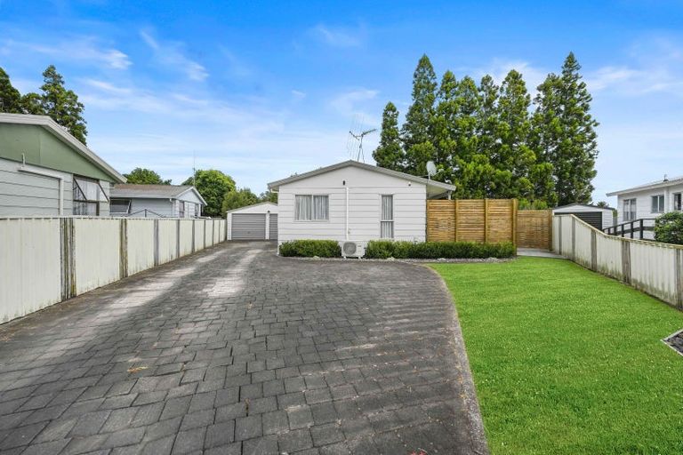 Photo of property in 27 Purcell Place, Melville, Hamilton, 3206