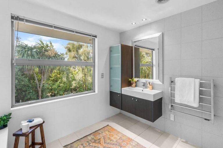 Photo of property in 180 Condell Avenue, Papanui, Christchurch, 8053