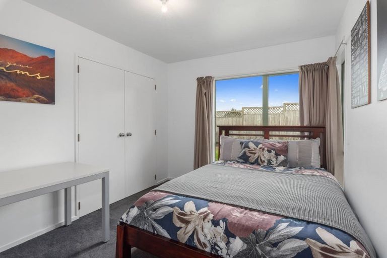 Photo of property in 77 Caribbean Drive, Unsworth Heights, Auckland, 0632