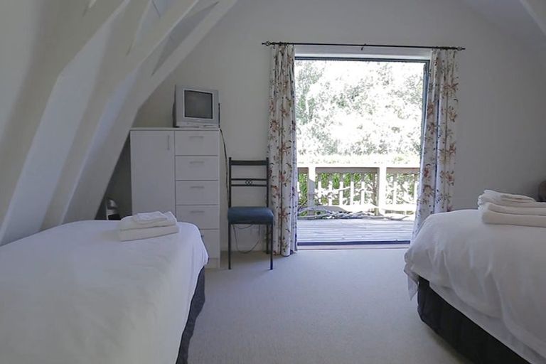 Photo of property in Atholwood Luxury Accommodation, 118 Bronte Road East, Bronte, Upper Moutere, 7173