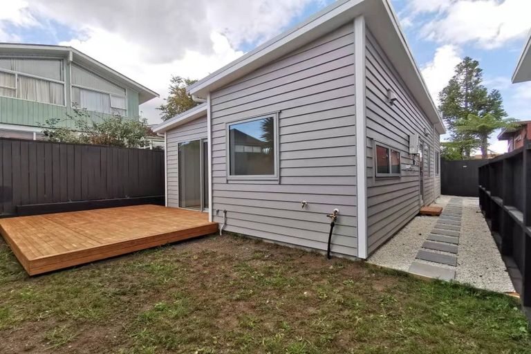 Photo of property in 37 Takapu Street, Henderson, Auckland, 0612