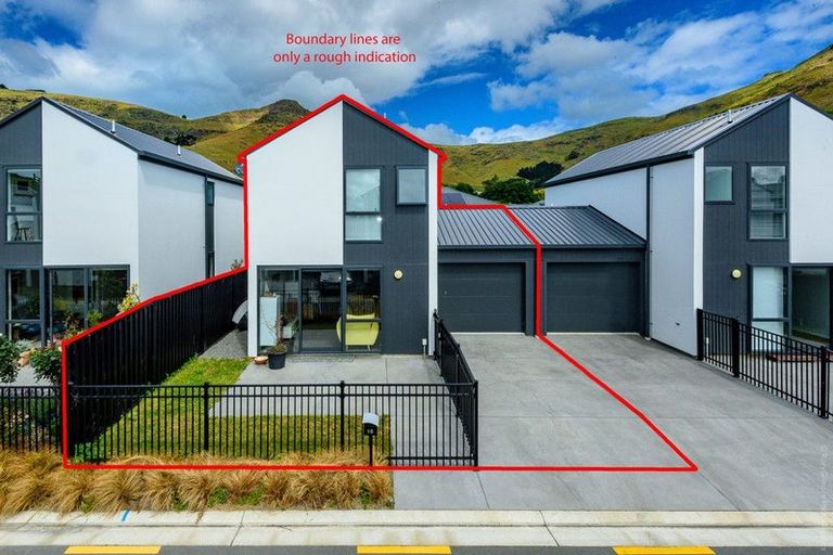 Photo of property in 16 Wheatsheaf Lane, Heathcote Valley, Christchurch, 8022