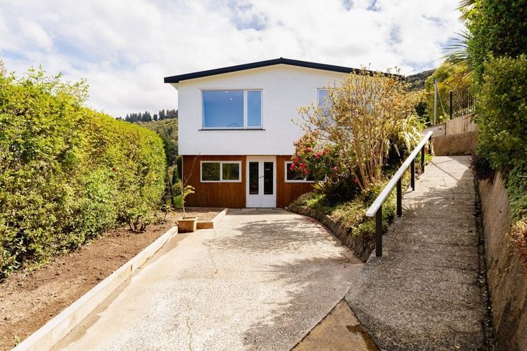 Photo of property in 41 Adderley Terrace, Ravensbourne, Dunedin, 9022