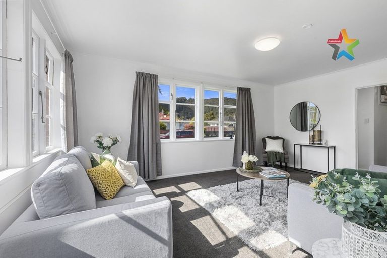 Photo of property in 1277 High Street, Taita, Lower Hutt, 5011