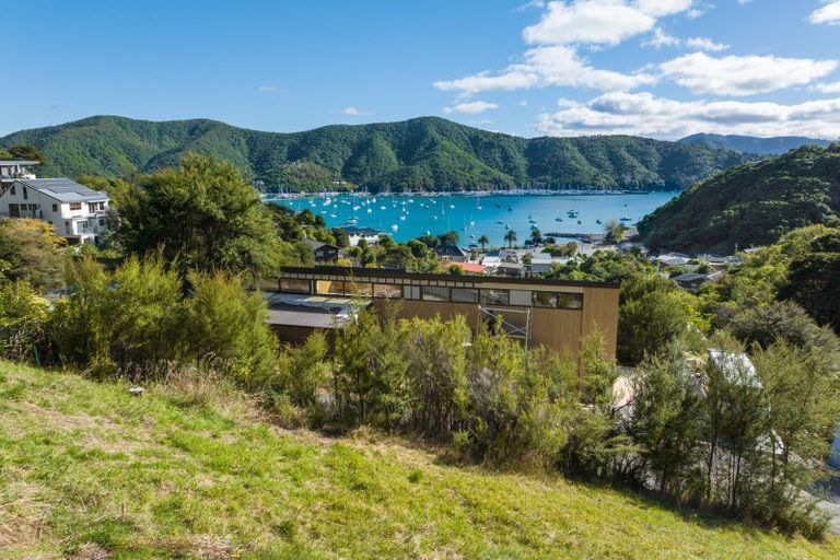 Photo of property in 24 Amelia Crescent, Waikawa, Picton, 7220