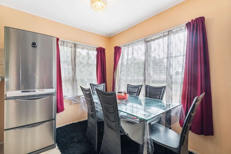 Photo of property in 422 Roscommon Road, Clendon Park, Auckland, 2103