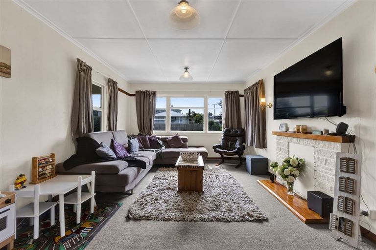 Photo of property in 6 Pembroke Street, Westown, New Plymouth, 4310