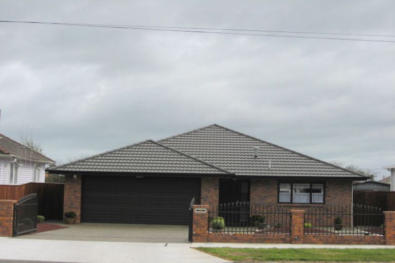 Photo of property in 49 Winchester Street, Levin, 5510