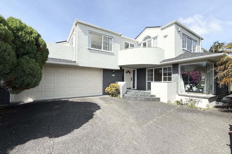 Photo of property in 38a Cherub Place, West Harbour, Auckland, 0618