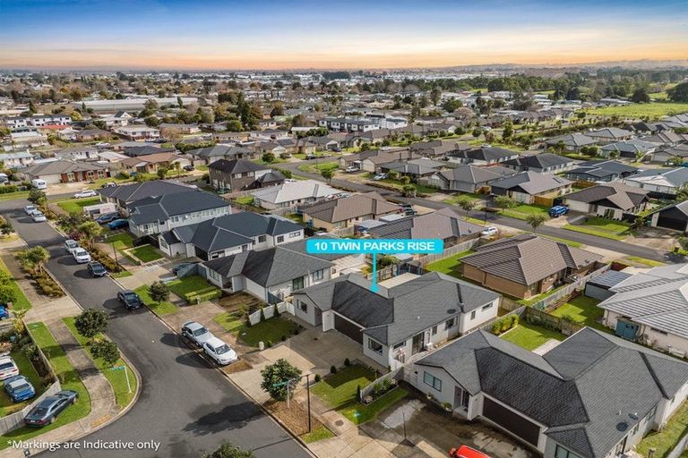 Photo of property in 10 Twin Parks Rise, Papakura, 2110