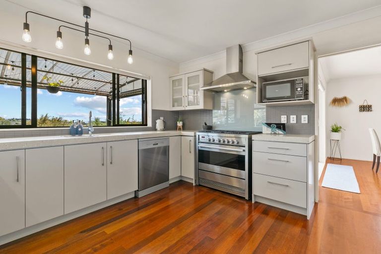 Photo of property in 25 Leafield Crescent, Henderson, Auckland, 0612