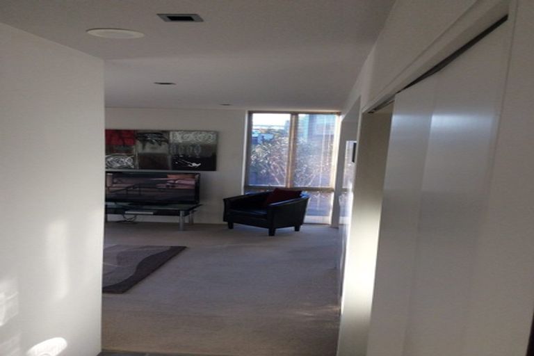 Photo of property in 33c Cranmer Square, Christchurch Central, Christchurch, 8013