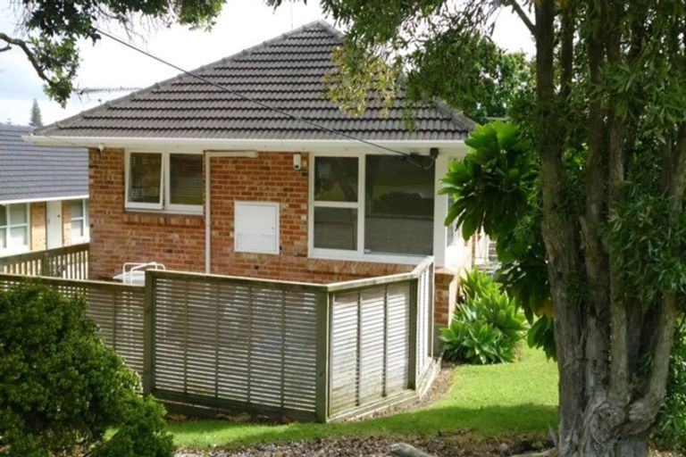 Photo of property in 1/5 Sudan Avenue, Milford, Auckland, 0620