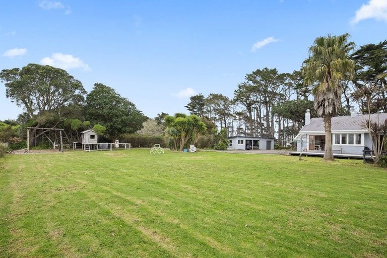 Photo of property in 1431 Awhitu Road, Pollok, Waiuku, 2684