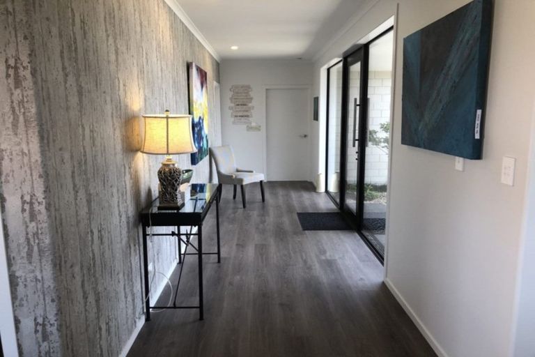 Photo of property in 2b Kaniera Terrace, Cambridge, 3434