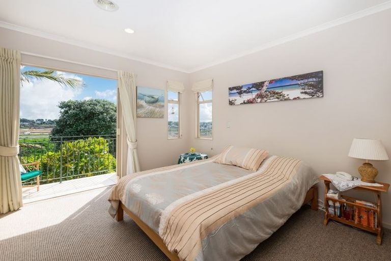 Photo of property in 8/126 Whangaparaoa Road, Red Beach, 0932