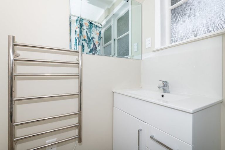 Photo of property in 313 Oxford Terrace, Avalon, Lower Hutt, 5011