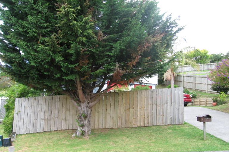 Photo of property in 8 Helicon Place, Totara Vale, Auckland, 0629