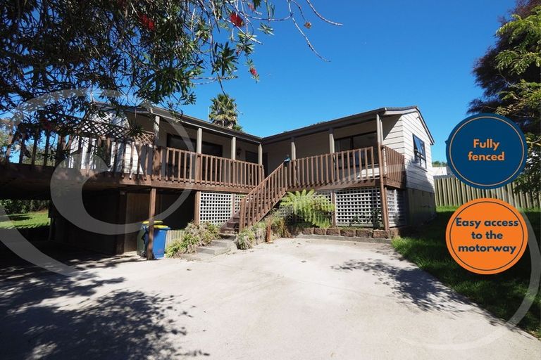 Photo of property in 18 Holmes Drive South, West Harbour, Auckland, 0618