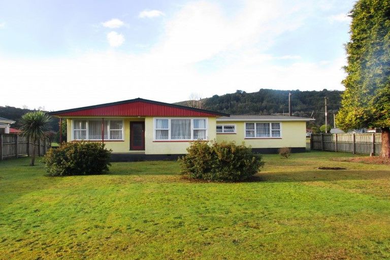 Photo of property in 75 Buller Road, Reefton, 7830