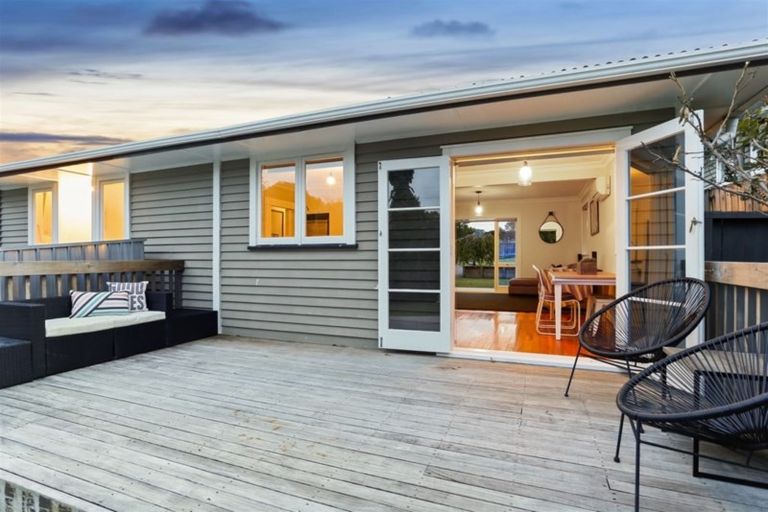 Photo of property in 10a Matama Road, Glen Eden, Auckland, 0602