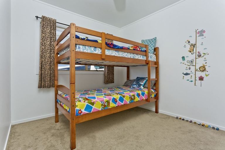 Photo of property in 39a Brian Crescent, Stanmore Bay, Whangaparaoa, 0932