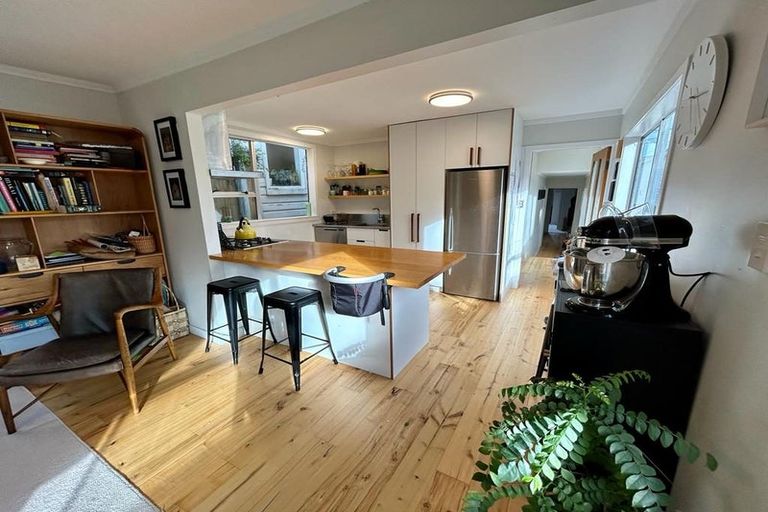 Photo of property in 7 Milton Street, Berhampore, Wellington, 6023