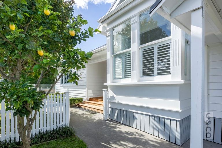 Photo of property in 25 George Street, Riverhead, 0820