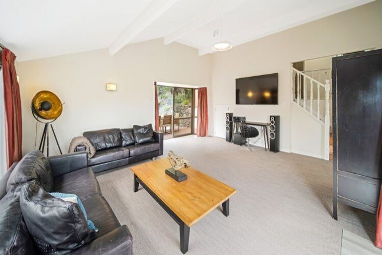 Photo of property in 2 Cannon Hill Crescent, Mount Pleasant, Christchurch, 8081