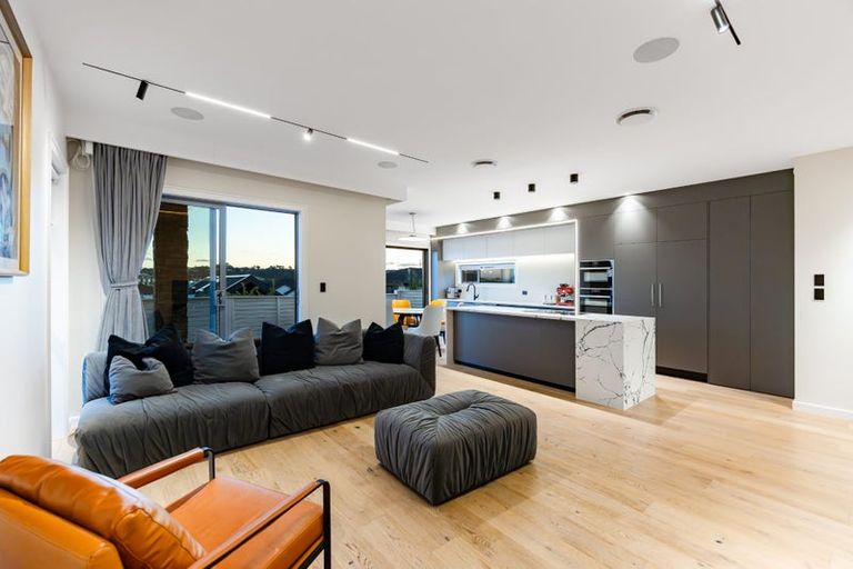 Photo of property in 4 Hanikura Street, Long Bay, Auckland, 0630