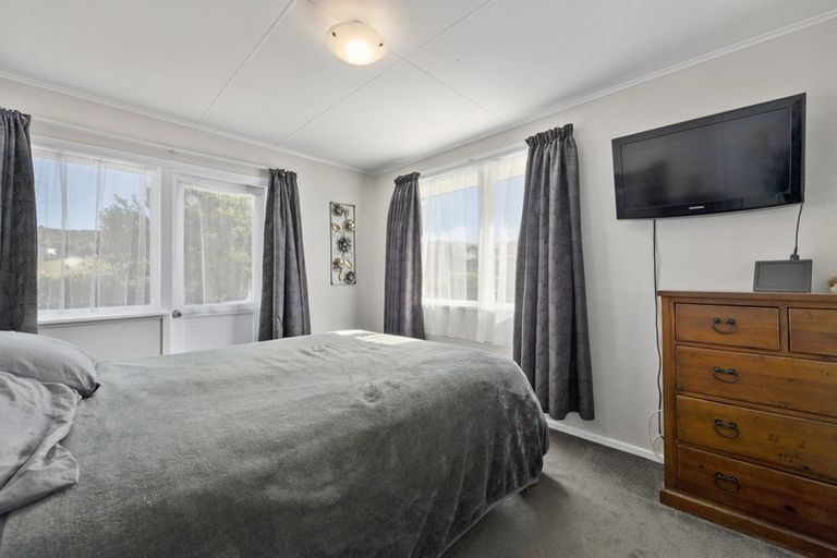 Photo of property in 39 Blueberry Grove, Timberlea, Upper Hutt, 5018