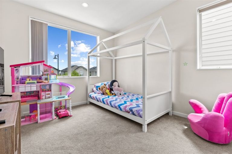 Photo of property in 24 Hakawai Avenue, Takanini, 2112