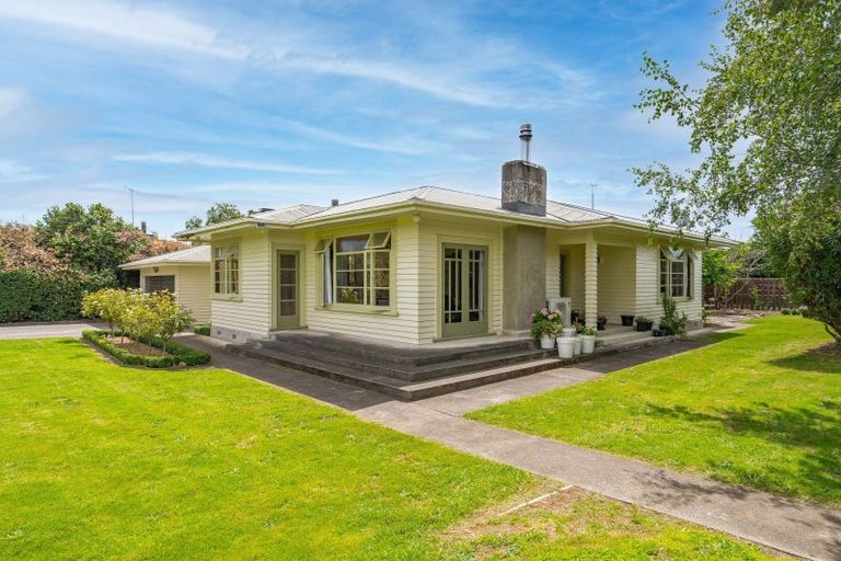 Photo of property in 13 Cambridge Road, Martinborough, 5711