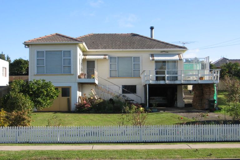 Photo of property in 19 Plunket Avenue, Papatoetoe, Auckland, 2104