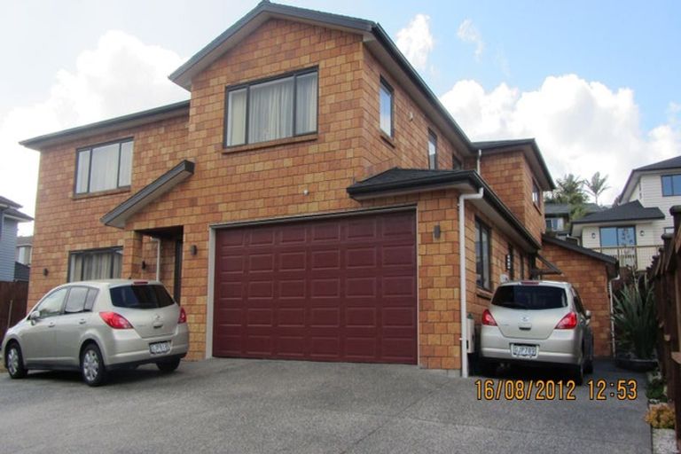 Photo of property in 17 Melmore Place, Pinehill, Auckland, 0632