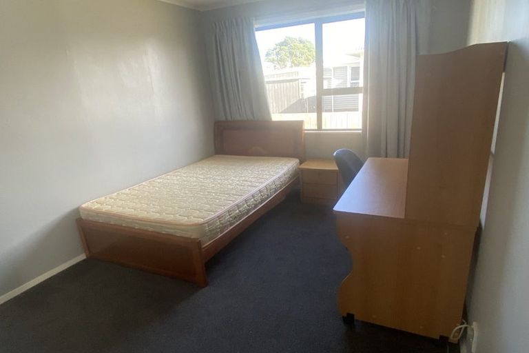 Photo of property in 14 Karaka Street, Merrilands, New Plymouth, 4312