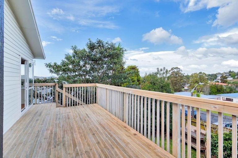 Photo of property in 14 Camelot Place, Glenfield, Auckland, 0629