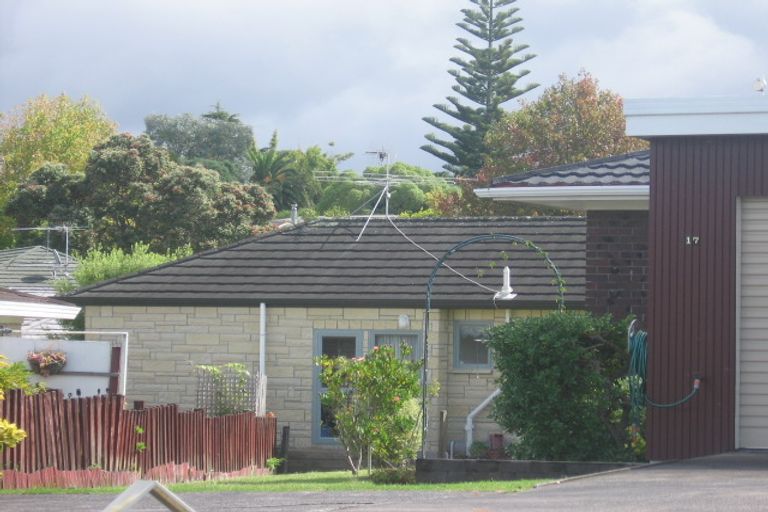 Photo of property in 17 Faith Bullock Place, New Lynn, Auckland, 0600