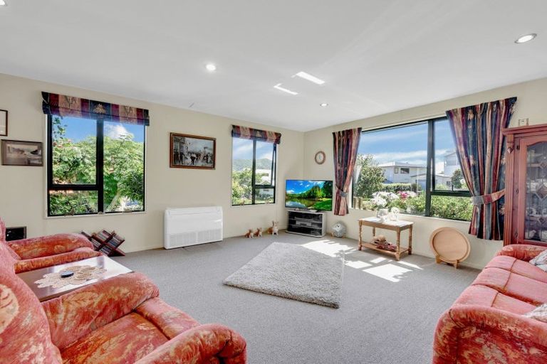 Photo of property in 10 Matai Place, Waikawa, Picton, 7220