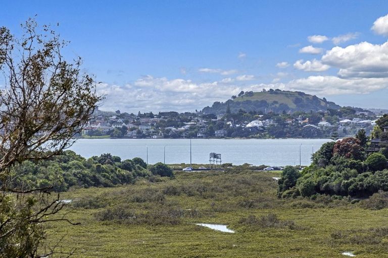 Photo of property in 81 College Road, Northcote, Auckland, 0627