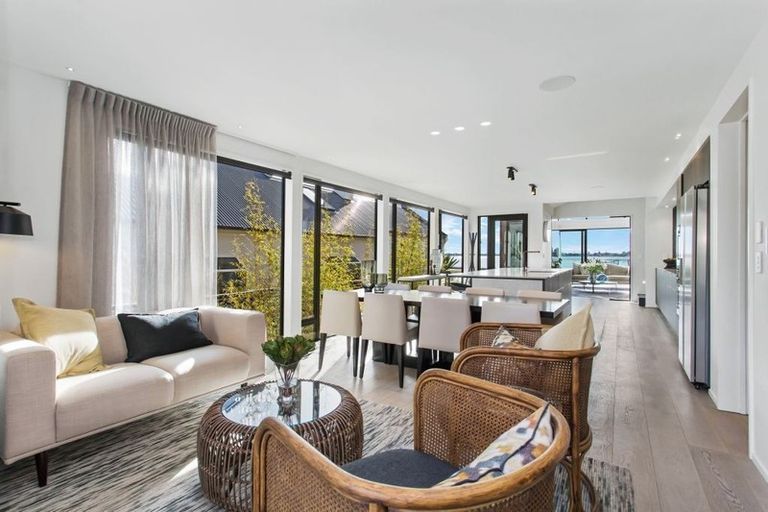 Photo of property in 27 Beachville Road, Redcliffs, Christchurch, 8081