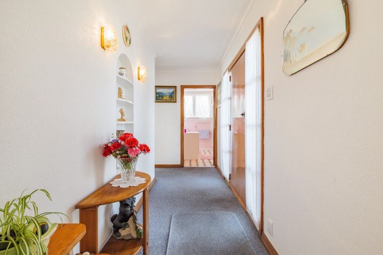Photo of property in 121 Larnach Road, Vauxhall, Dunedin, 9013