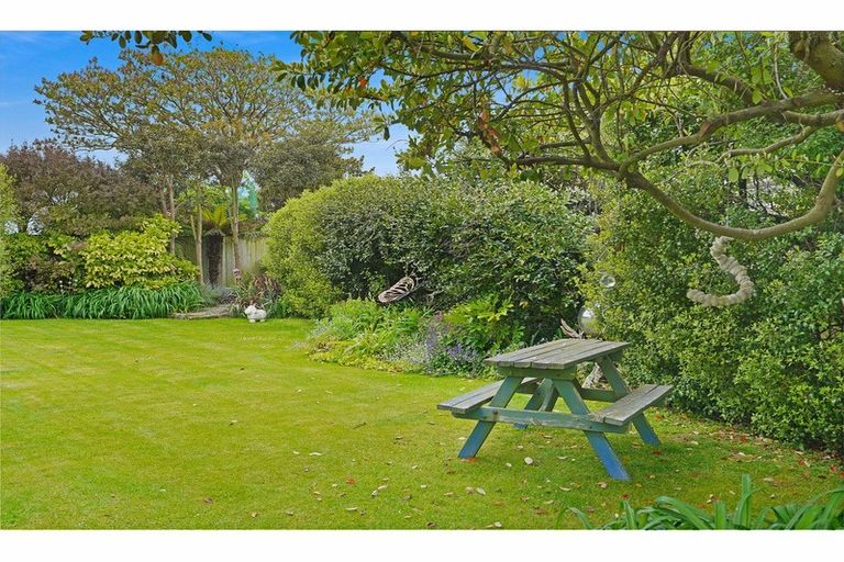 Photo of property in 51 Stanbury Avenue, Somerfield, Christchurch, 8024